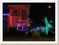 IMG_2691_Christmas_lights_ext_2009 * Exterior Christmas Lights 2009, 3150 LED lights, 324.6 m, 177.5 W. * Exterior Christmas Lights 2009, 3150 LED lights, 324.6 m, 177.5 W. * 3648 x 2736 * (2.88MB)